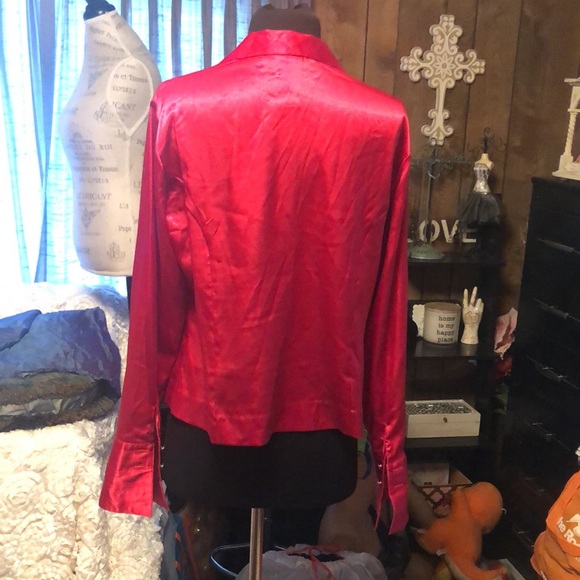 Beautiful Red Satin Sag Harbor Long Sleeved Blouse Petite - Picture 7 of 13